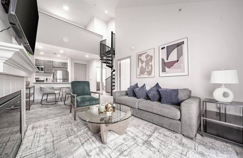 Corryville Apartment | Landing | Stylish 2BD, Gym, Clubhouse