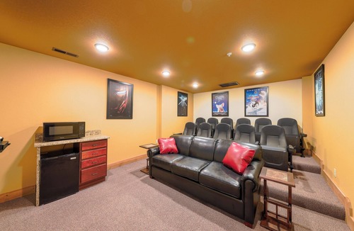 Gatlinburg Ski Chalet | Lap of Luxury – Stunning 6BR Chalet w/Indoor Pool, Game Rooms and Theater