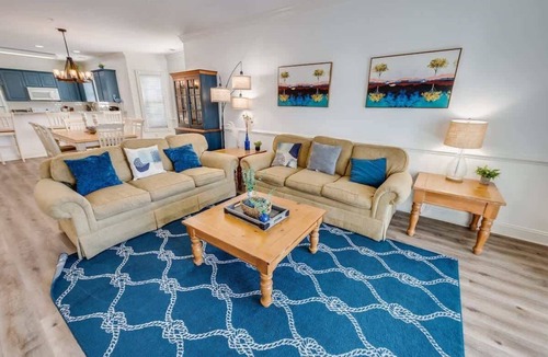 Central Myrtle Beach Condo | Large 3BR Private Condo - Magnolia Pointe - Pools