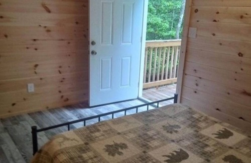 Corbin Cabin | Laurel Lodge hunting,fishing, glamping, hiking.