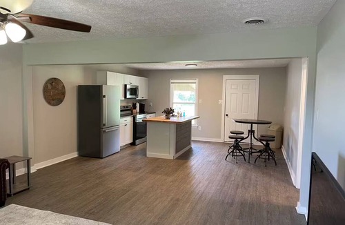 Murfreesboro House | Lawrence Oaks Residence- Welcoming 2-bedroom house in Murfreesboro