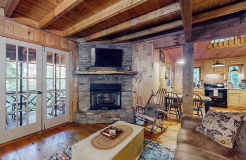 Raccoon Ridge Cabin | Lazy Days Cabin Stay