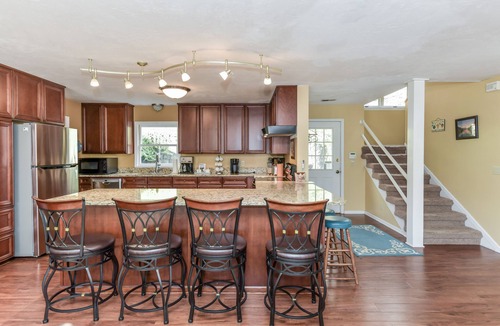 Sunset Cove House | Ledfords Landing Lakefront-Spectacular sunset & mountain views! Pontoon optional