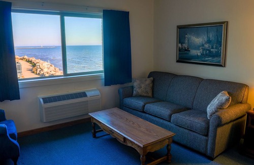 Two Rivers Hotel | Lighthouse Inn
