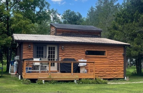 Ligonier Cabin | Ligonier Creekside Cabin in Laurel Highlands