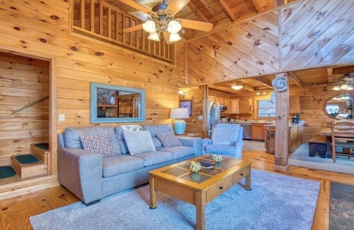 Sherwood Forest Cabin | Linda's Haven - 3BR, 3 BA, Views, HT, FP, Game Room