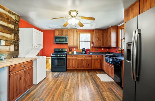 Shanks House | Little Cacapon River-River Access | Fire Pit | Private Pond | Family Friendly