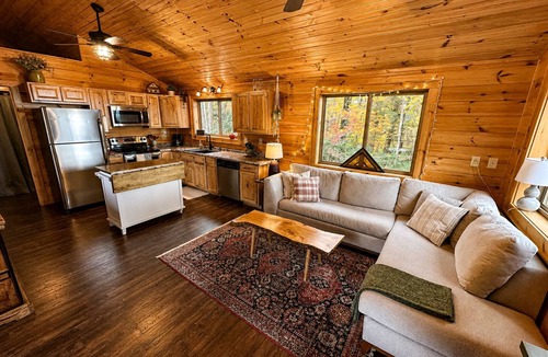 Frank Cabin | Little log cabin with long range mountain views