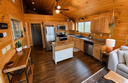 Frank Cabin | Little log cabin with long range mountain views