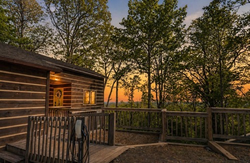 Frank Cabin | Little log cabin with long range mountain views