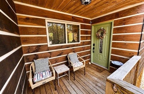 Frank Cabin | Little log cabin with long range mountain views