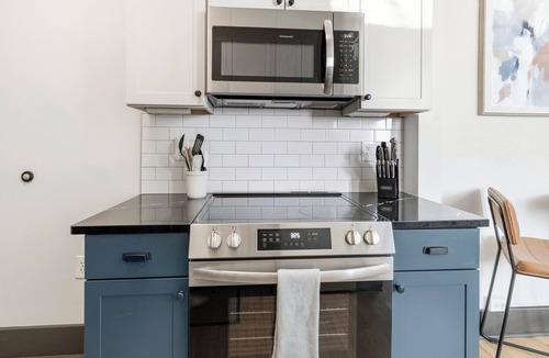 Newark Apartment | Local Discounts- The Iconic Newark Arcade