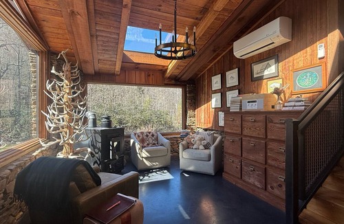 Canton Cabin | Lodge at Wagon Gap Trl. 3 Blue Ridge River Cabins