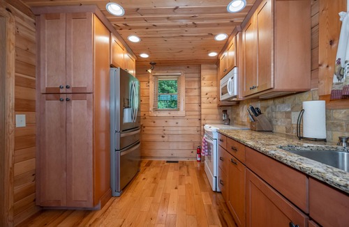 Lake Lure Cabin | Log Cabin LAKE and MOUNTAIN VIEWS! HOT TUB, private beach, lake river access!
