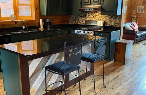Beech Mountain Cabin | Long-range mtn views, huge deck, spa, play room, 1 mile to ski resort & trails