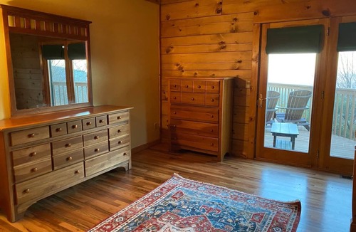 Beech Mountain Cabin | Long-range mtn views, huge deck, spa, play room, 1 mile to ski resort & trails