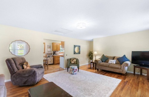 Rising Fawn House | Lookout Mtn. Escape w/ Fire Pit & 1 Acre Level Lawn- Mins to Cloudland Canyon