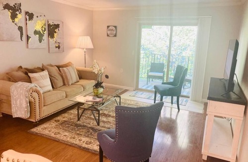 Sandy Springs Condo | Lovely 2 bedroom condo sleeps 6