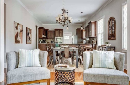 Wesley Heights House | Lovely Home & Guest Suite. Walk to City & Stadium.
