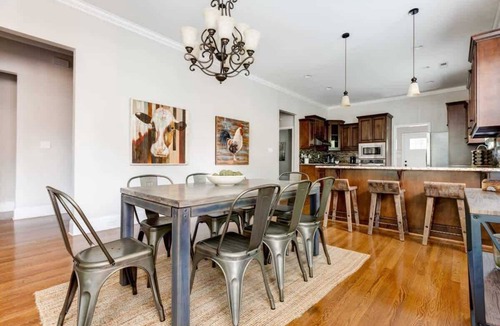 Wesley Heights House | Lovely Home & Guest Suite. Walk to City & Stadium.
