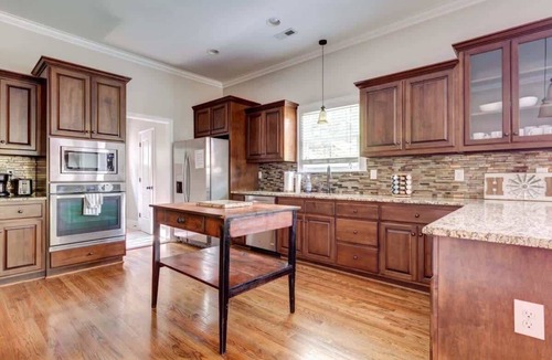Wesley Heights House | Lovely Home & Guest Suite. Walk to City & Stadium.
