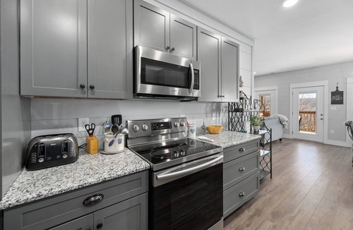 Chalet Village North Ski Chalet | Lovely Mountain Views Gatlinburg atop ChaletVillage HotTub GameRm Pets Sleeps10