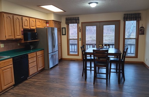 Flippin House | LOWEST FALL RATES ON WHITE RIVER W/2 SLIP COVERED BOAT DOCK! GREAT FISHING!