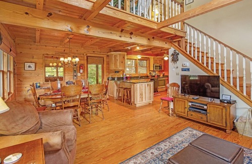 Lake Lure Cabin | Lucky Enough-Dog Friendly 3bd/2ba resort access- Mr Lake Lure Vacation Rentals -