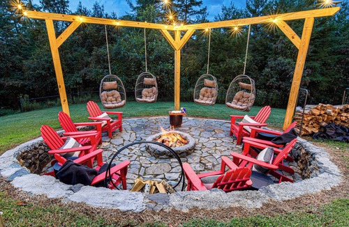 Leicester House | Lux 6 bd, 5ba, Views, Amazing Amenities, Private Retreat Near Asheville!