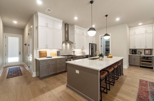 Watkinsville House | Lux and Spacious - King Beds, Chefs Kitchen, Fire Pit, Fast WiFi & Near UGA!