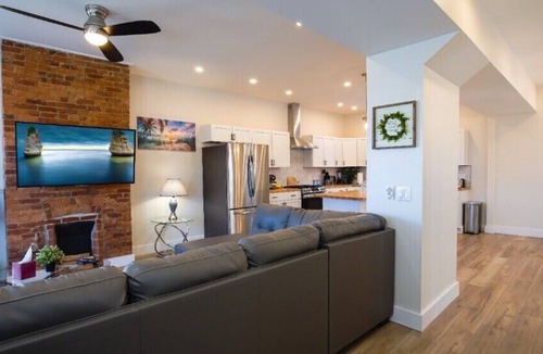 Near East Columbus House | Lux home - Overseeing Downtown - Bike trail