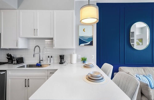 The Gulch Apartment | Lux Studio In The Gulch With Walkable Stay, Free Parking And Condo Amenities