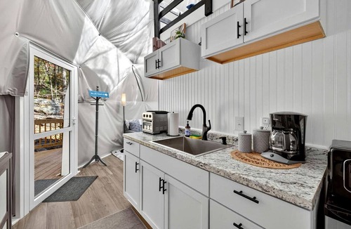 Wardensville Cabin | Luxe Stargazing Glamping Dome with Panoramic Views Near Lost River State Park, Wardensville WV