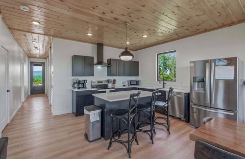 Sevierville Cabin | Luxe Stay N Smokies W Indoor Pool ・Hot Tub・Games