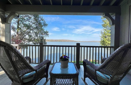 Mount Vernon Cottage | Luxurious Cottage on a Private Island on the Tennessee River