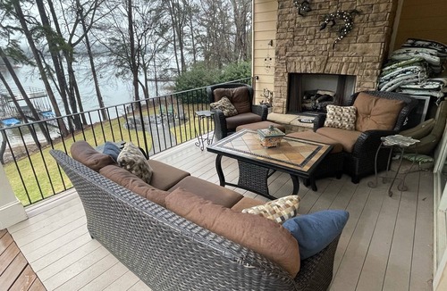 Lavonia House | Luxurious & Spacious Lake Hartwell Home