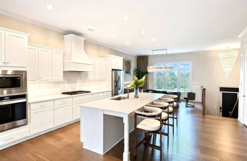 Buford Highway House | Luxury 4BR Townhouse Cinema Suite Brookhaven
