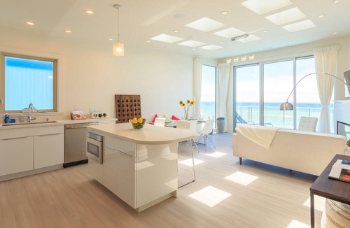 Sharp Park Condo | Luxury Beachfront Penthouse near SF (4)
