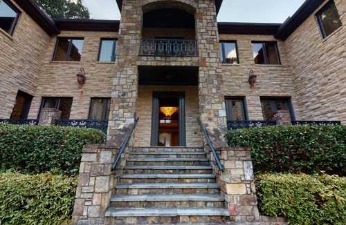 Sandy Springs House | Luxury Buckhead Retreat for World Cup