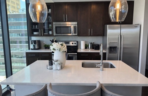 North Buckhead Apartment | Luxury Buckhead Stay with Skyline Views