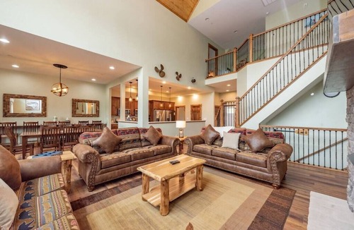Waterfront Greens House | Luxury Deep Creek Lake House w/Pool & Theater