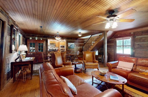 Weaverville House | Luxury Farmhouse & Creekside Cottage, Dog-friendly, Scenic Views, Firepit, BBQ