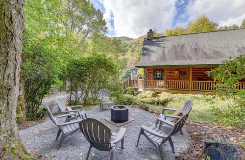 Cataloochee Ranch House | Luxury Maggie Valley Log Cabin in Smoky Mountains