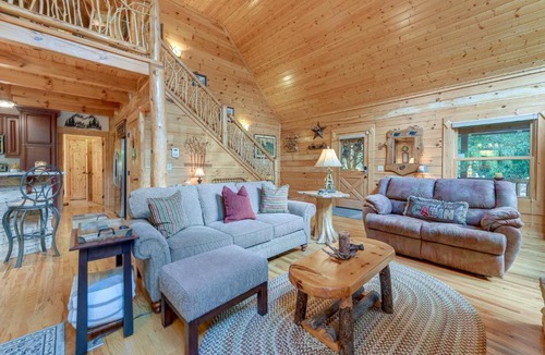 Cataloochee Ranch House | Luxury Maggie Valley Log Cabin in Smoky Mountains