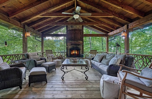 Highlands Cabin | Luxury Mountain Cabin, Quiet NBRHD near Glen Falls, Mins to Main St, Highlands!