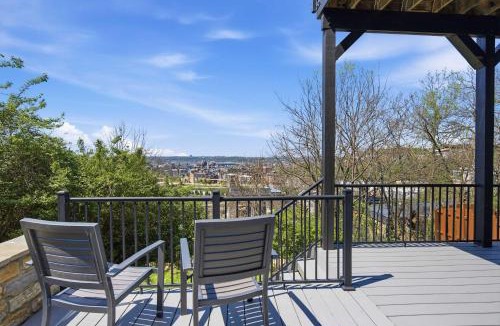 Mount Adams House | Luxury Mt Adams Retreat Suites