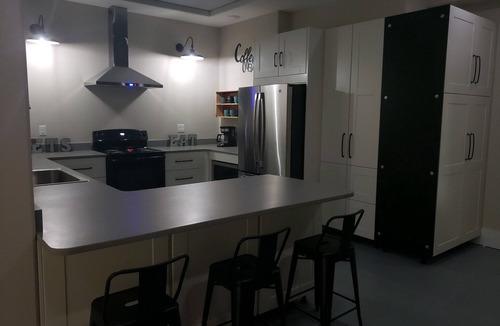 Mayhew House | Luxury on the Lake - Large Private Walkout Basement Apt/Suite