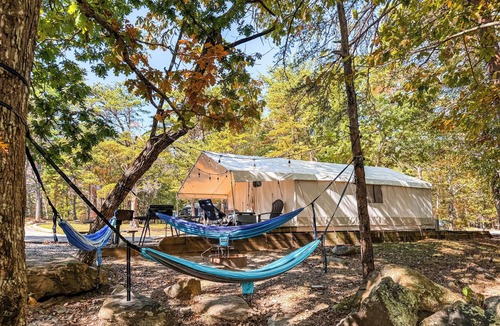 Delta RV Rental | Luxury Spacious Glamping, Wooded View, Grill, Pool, Pet Friendly, Swim