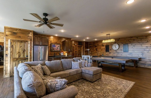 Gatlinburg Cabin | Luxury Stay! Elevator! Perfect for Groups!