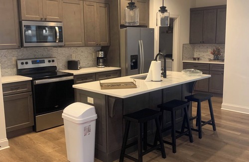 Graysville House | Luxury Townhome in Ringgold Georgia